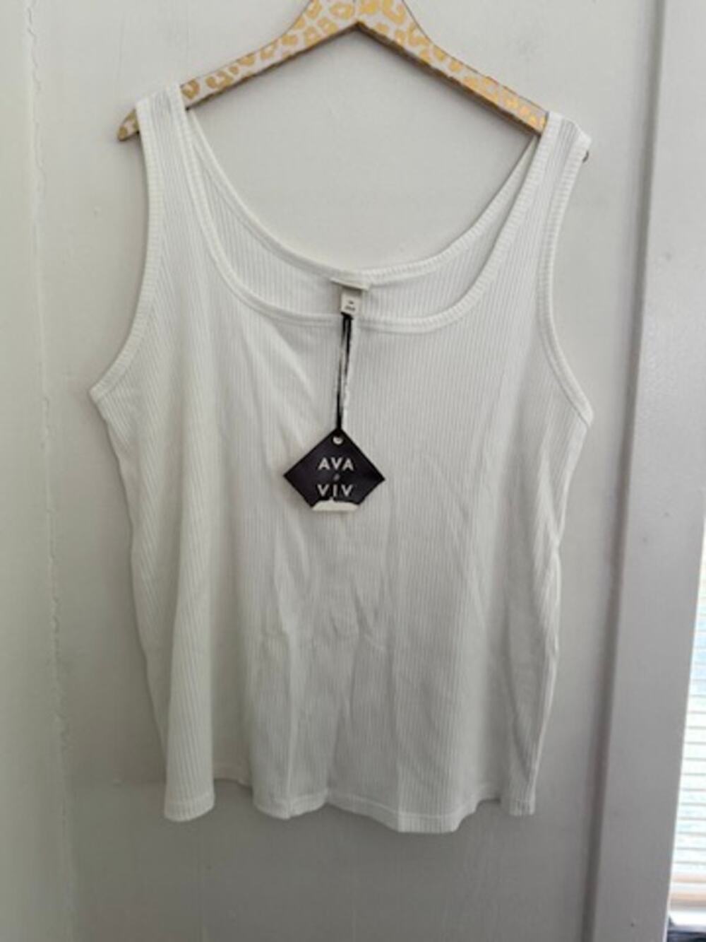 Ava & Viv White Plus Ribbed Button Front Tank | Size 2X